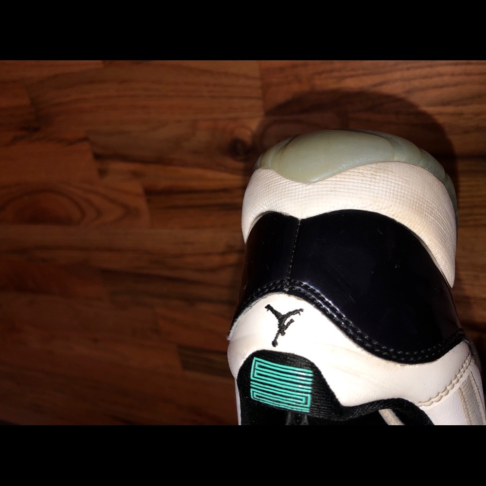 Air Jordan 11 Iridescent